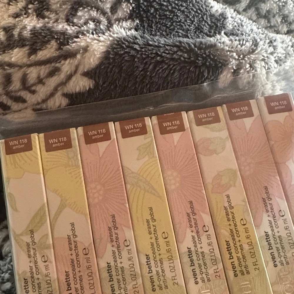 🆕 CLINIQUE Even Better™ All-Over Concealer + Eraser WN 118 Amber